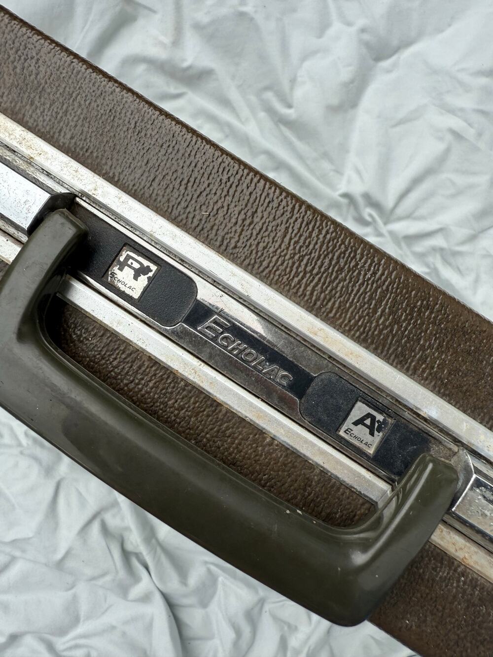 Vintage Echolac Brown Hard Shell Attache Briefcase KN-218 – Flawed, No Key